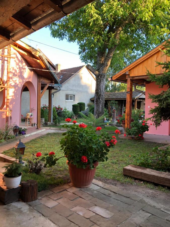 Nantucket Guesthouse Vrbas Eksteriør bilde